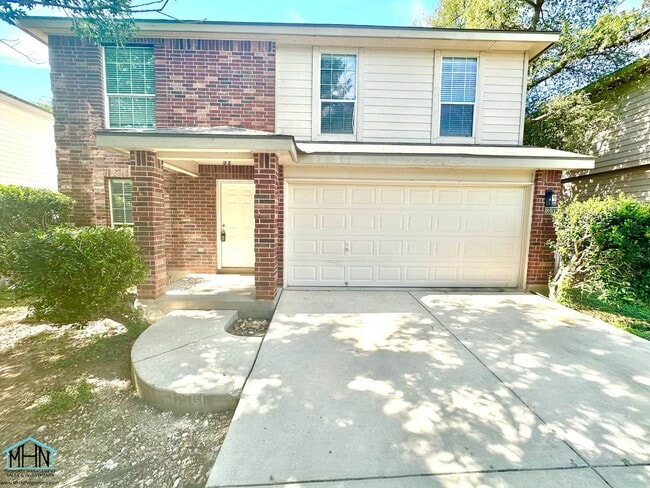 Building Photo - Big & Beautiful 5 bed/3.5 bath 2 Story hom... Rental