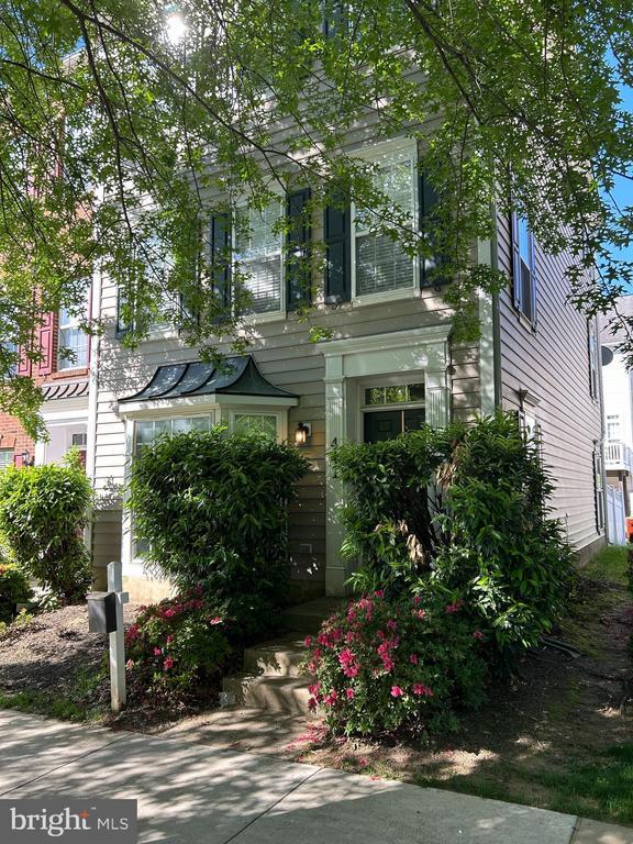 Photo - 441 Clayhall St Townhome
