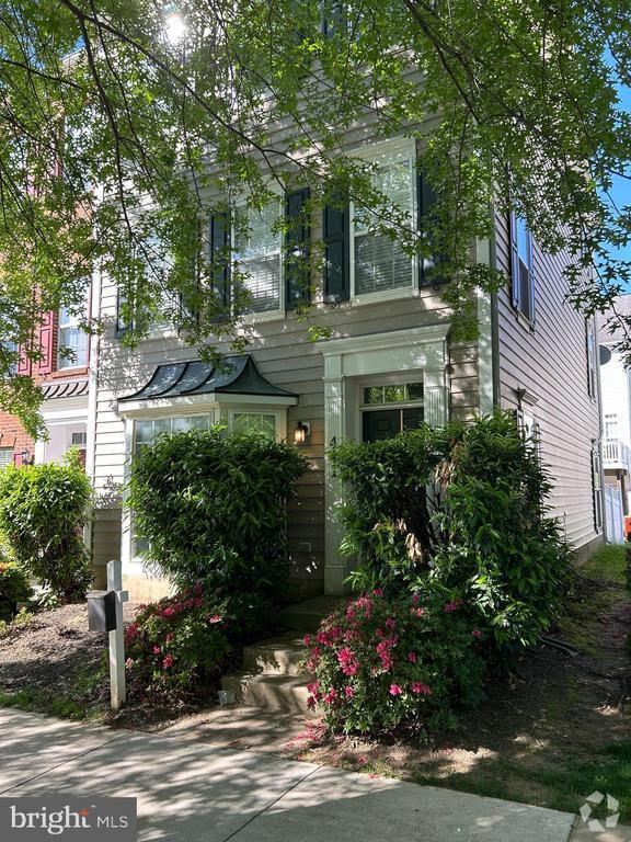 Building Photo - 441 Clayhall St Rental