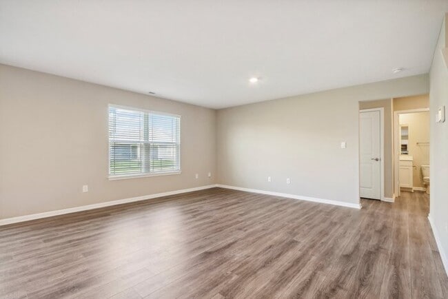 Photo - Fantastic 5bd/3ba home! Let yourself in!