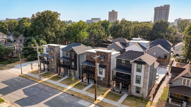 Building Photo - 316 S Hampton Ave Unit B