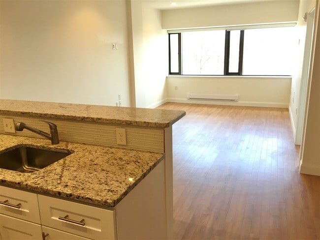 Photo - 875 Elm St Unit 417