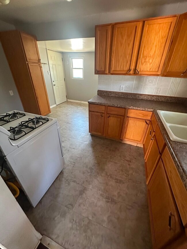 Photo - 103 N Florida St