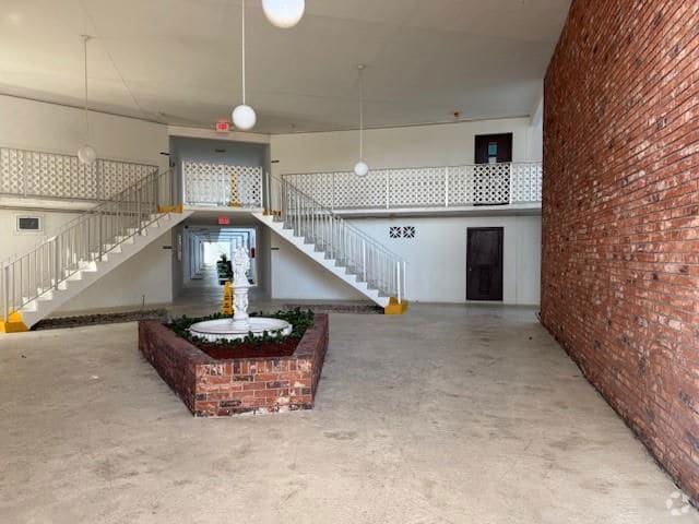 Building Photo - 6501 Winfield Blvd Unit a 2 Rental