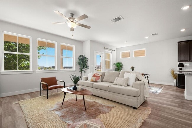 Photo - 7118 Silver Star Ln Casa
