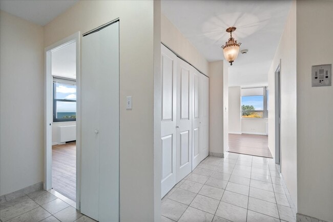 Photo - 5701 N Sheridan Rd