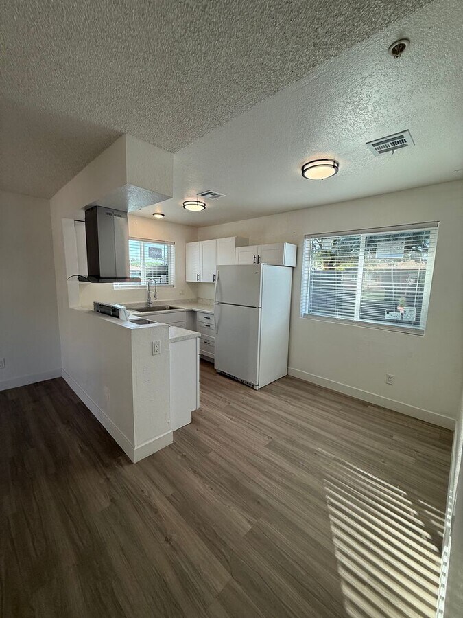 Hamilton Commons - Hamilton Commons