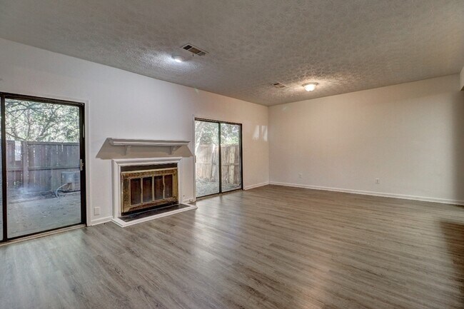 Photo - 1562 Circlestone Dr