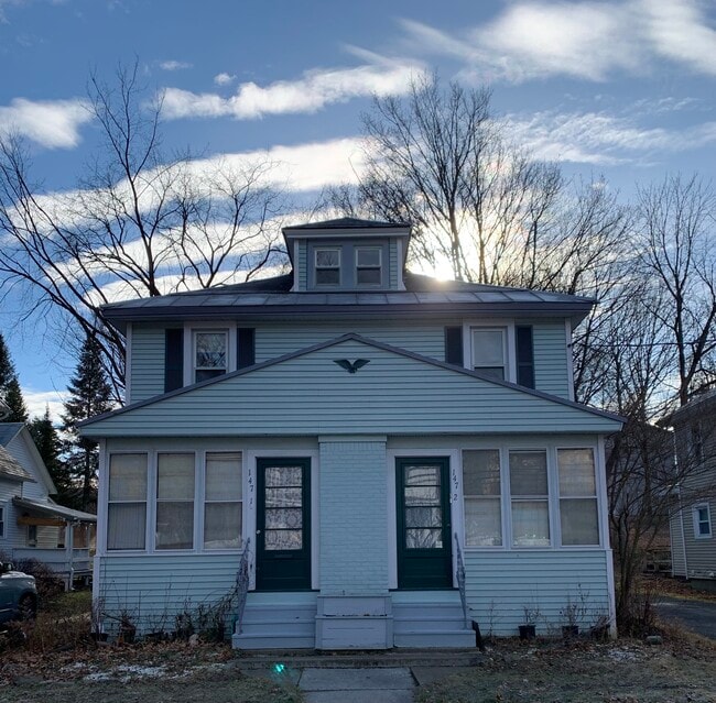 Building Photo - Elm Unit APT 2