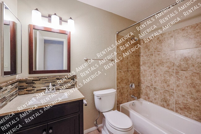 Photo - 2156 E Yale Dr