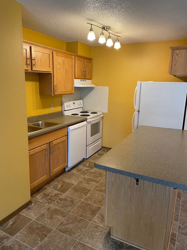 Photo - FIRST MONTH FREE RENT WITH SIGNED 12 MONTH LEASE Unit 404