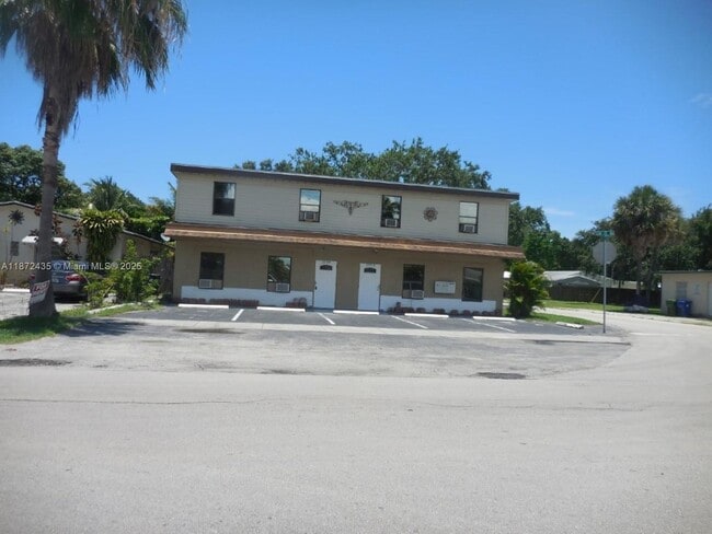 Building Photo - 2984 SW 15th Ave Unit 2986 Rental