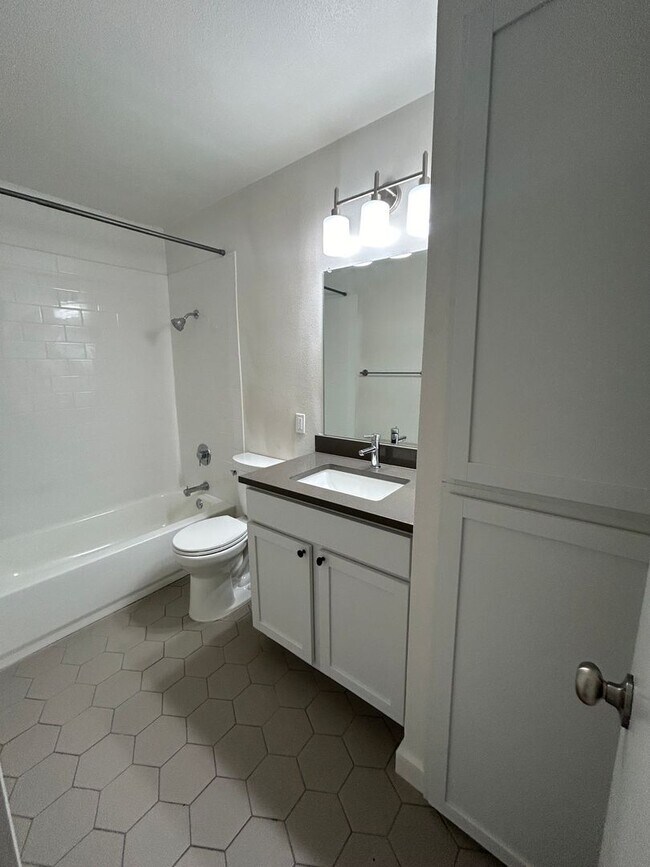 Photo - Kensington Court