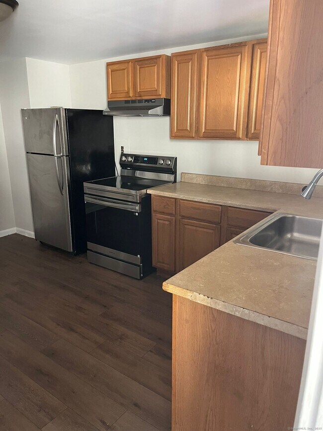 Building Photo - 49 6th St Rental