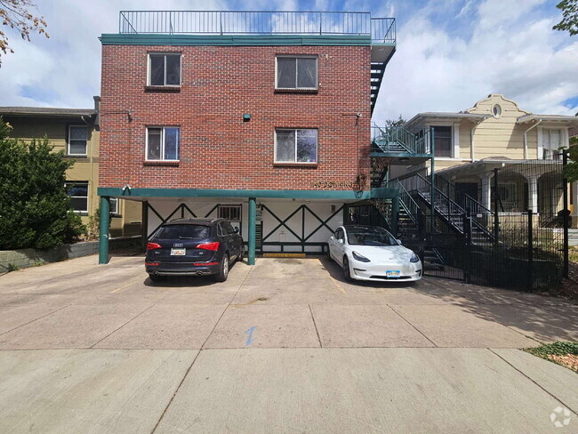 Building Photo - Top Floor Studio with Panoramic City and M... Unit 401 Rental