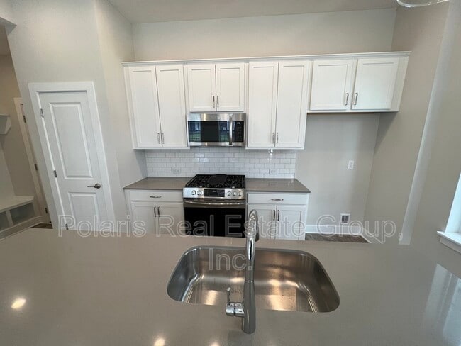 Photo - 561 Steinbeck Pl