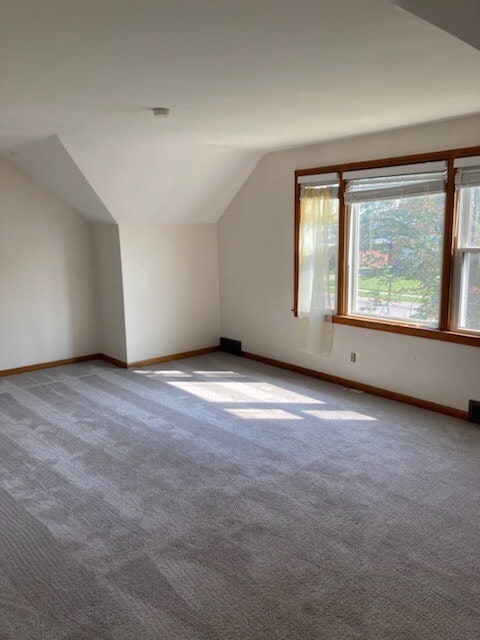 Photo - 586 Martin Rd