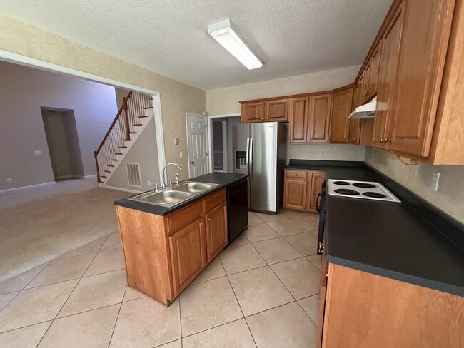 Photo - 230 Clinton Crossing Dr