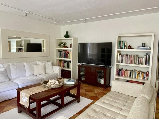 Photo - 161 Crandon Blvd Unit Key Colony 313