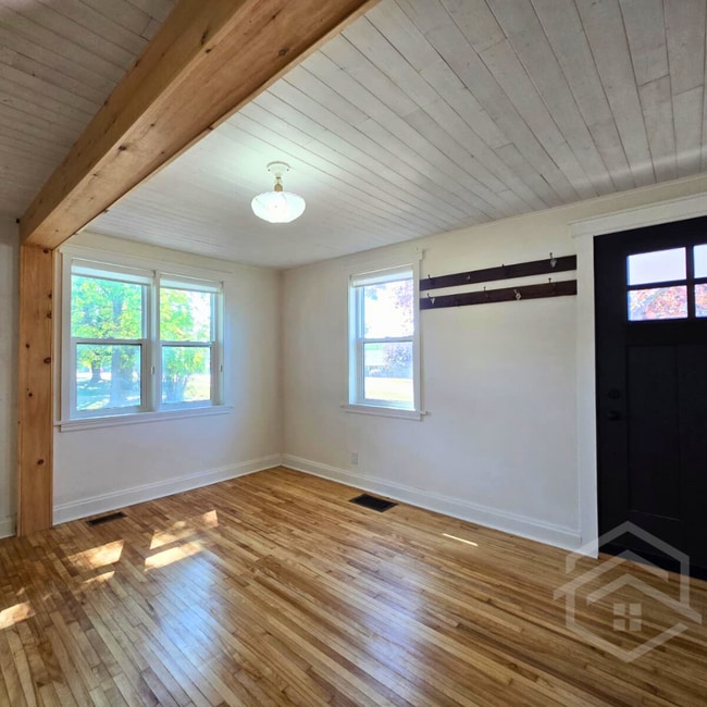 Photo - 2-Bedroom Available in Tillsonburg!!