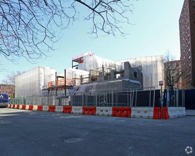 Photo - Yomo Toro Apartments