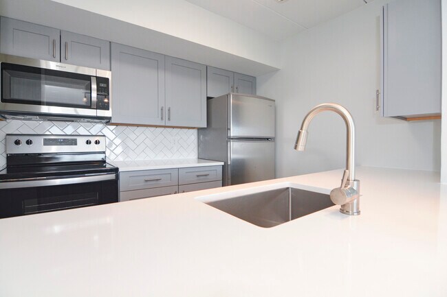 Photo - 1945 Commonwealth Ave Unit 13C