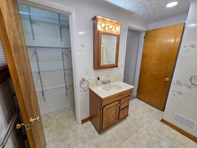 Photo - 819 Sheridan St