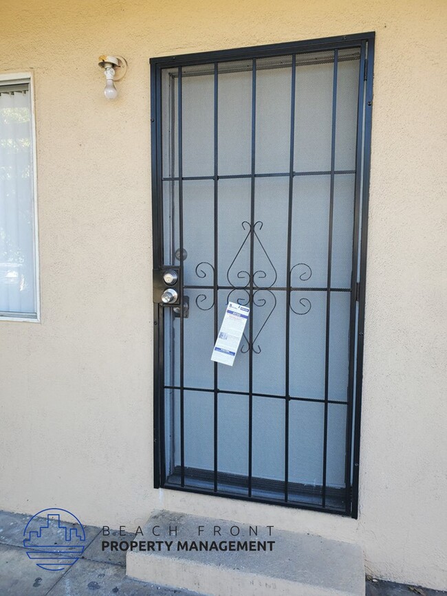 2039 Wallace Ave.