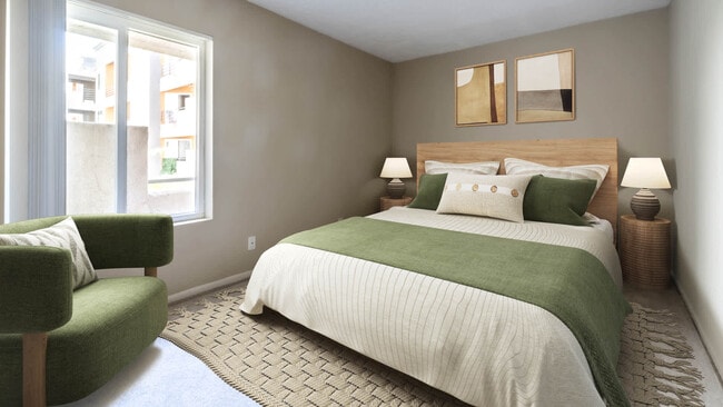 Carpeted Bedroom - Vantage Hollywood