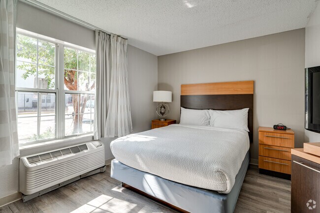 Studio - 385SF