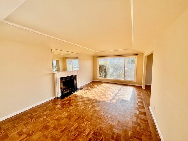 GORGEOUS, BEAUTIFULLY MAINTAINED 3 BED/2 B... - GORGEOUS, BEAUTIFULLY MAINTAINED 3 BED/2 B... House