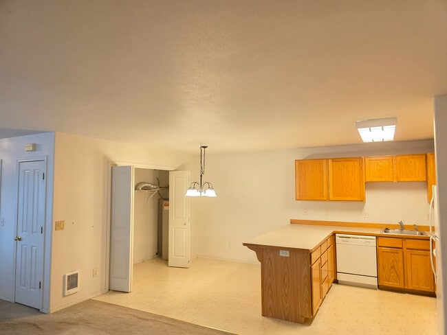 Photo - 931 NE Hidden Valley Dr