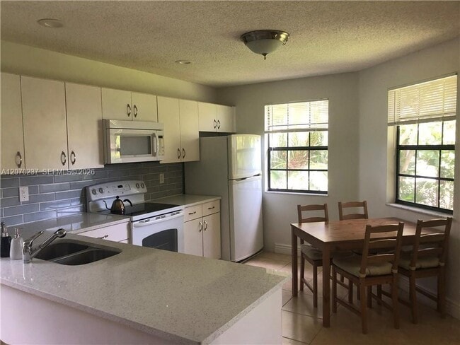 Building Photo - 6650 Montego Bay Blvd Unit B