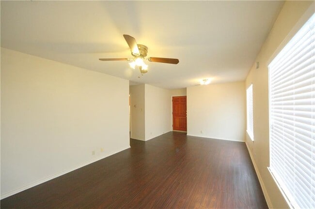 Photo - 1903 E 20th St Unit 204