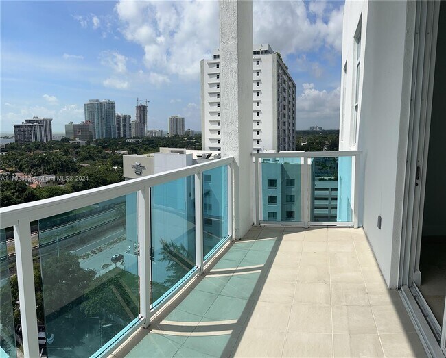 1723 SW 2nd Ave Unit PH09