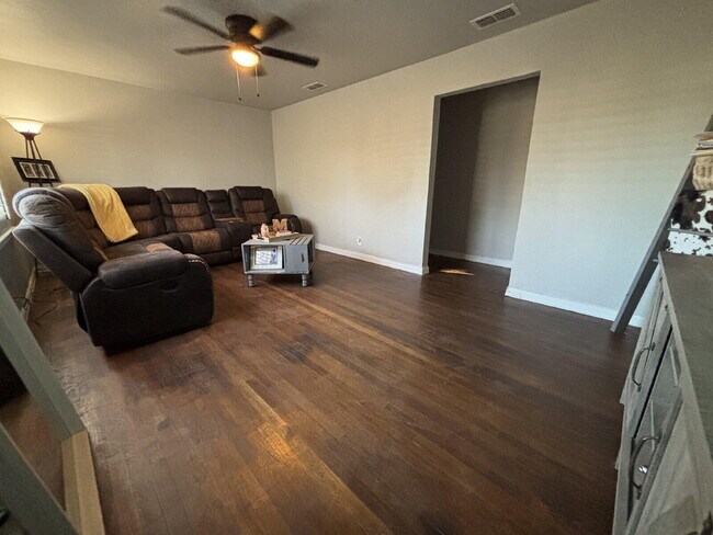 Photo - 114 Holly St