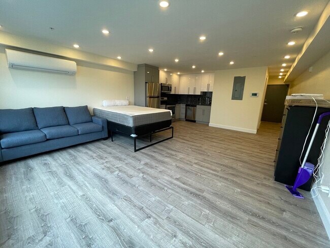 Photo - 1028 Commonwealth Ave Unit 305