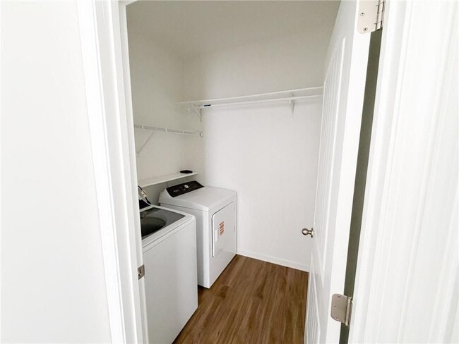 102 Pointe Pl