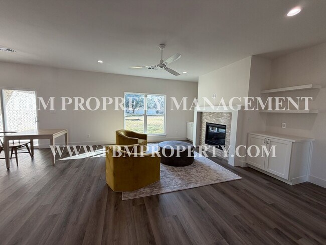 Photo - 903 Sunrise Ave