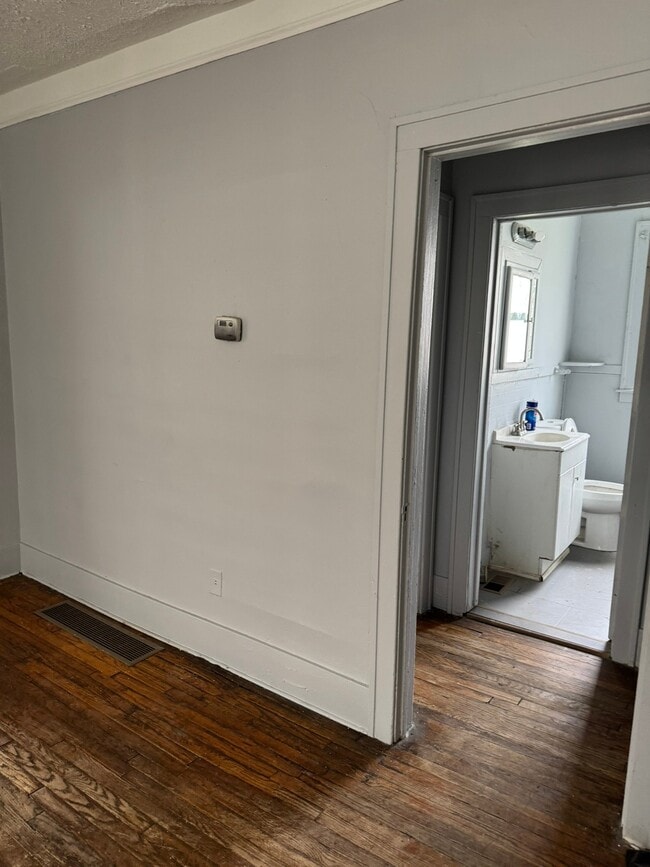 Photo - 5380 Maxwell St Unidad 5380