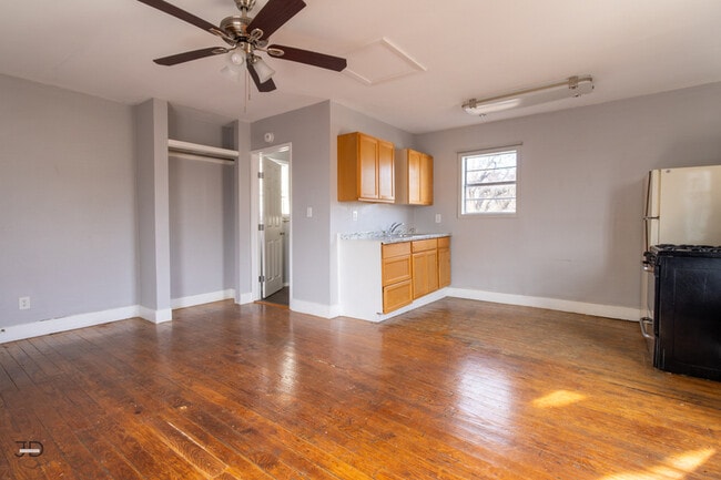 Photo - 1608 Harrison St