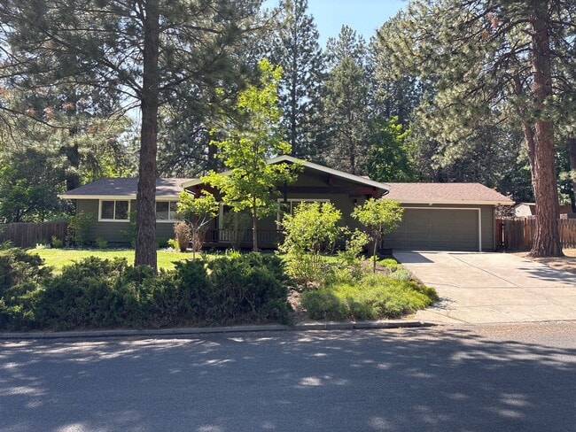 Single Story Home Near NW Crossing - Single Story Home Near NW Crossing