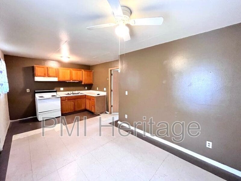 Photo - 809 E Huntsville Ave