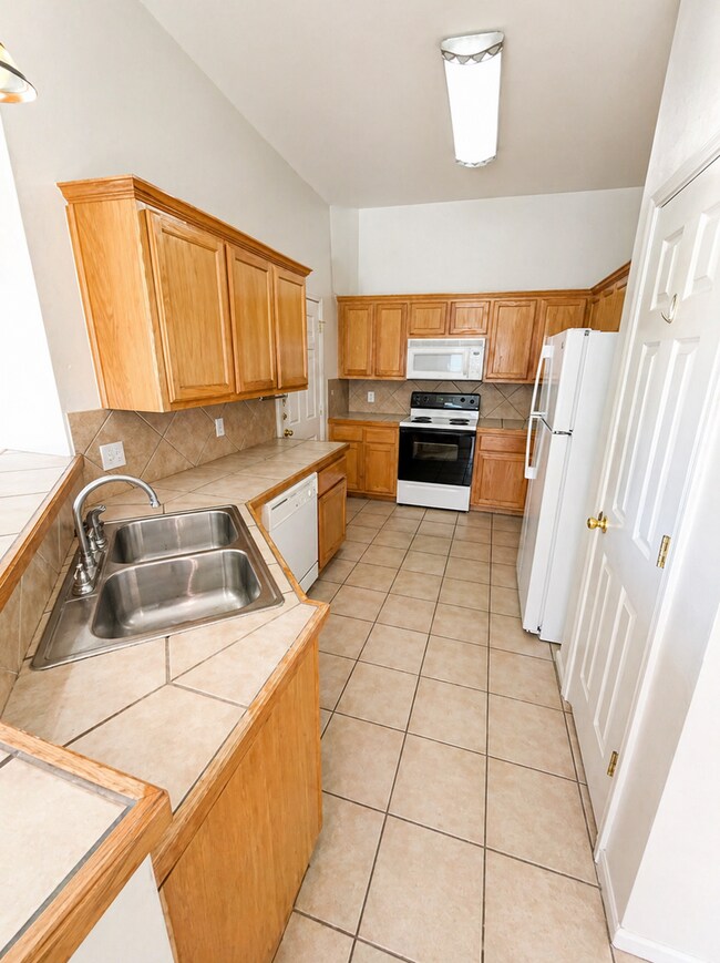 Photo - 2107 Charleston Ct
