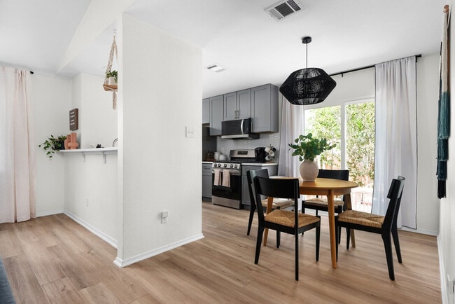 Photo - 2500 Berkett Dr Unit SI ID1492698P