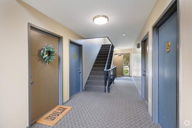 Building Photo - Waterford Manors