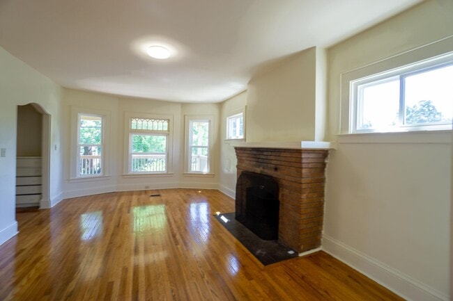 262 Roosevelt Ave Unit Roosevelt 262