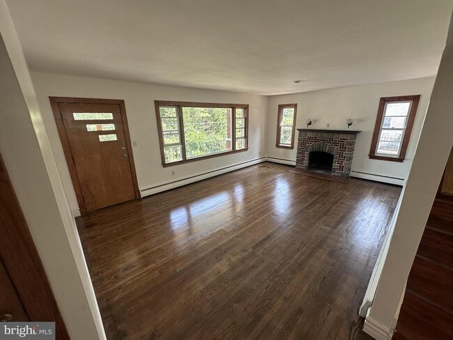 Photo - 6914 Edgemont Rd