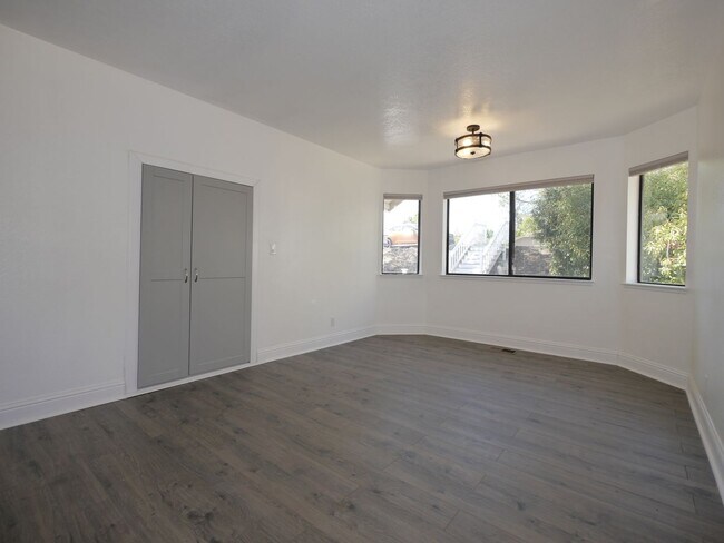 2503 Hogan Ct