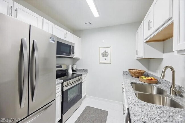 Building Photo - 3225 E Riverside Dr Unit 53 Rental